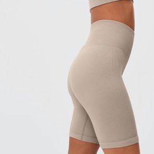 Everlane Seamless Bike Short